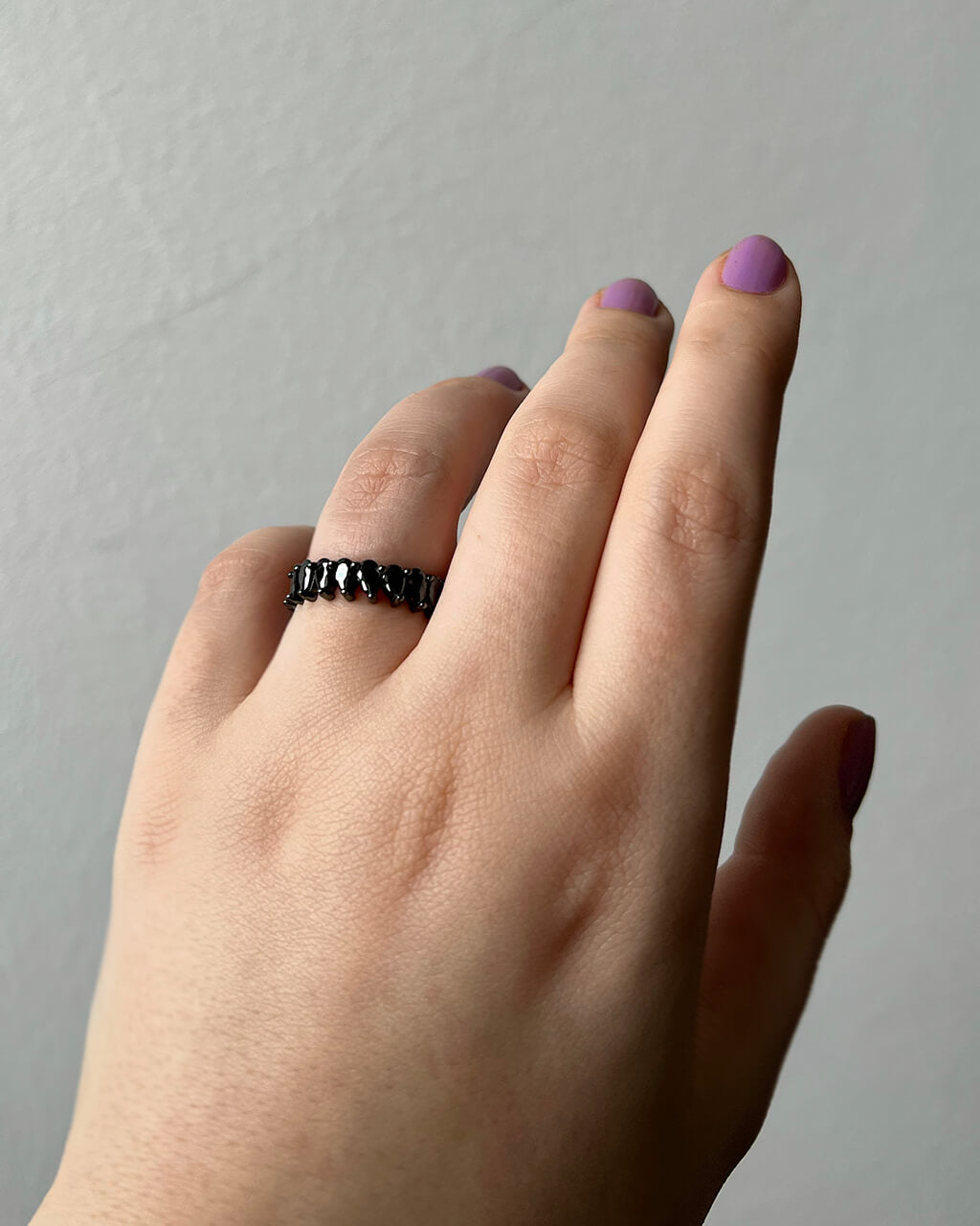 Black drops ring