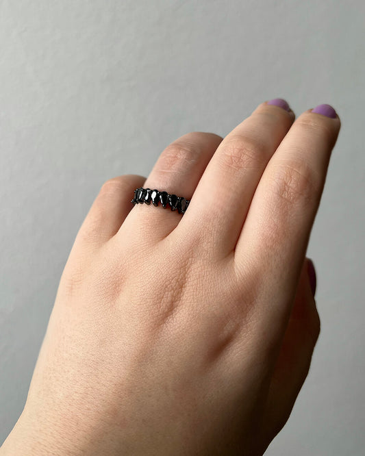 Black drops ring
