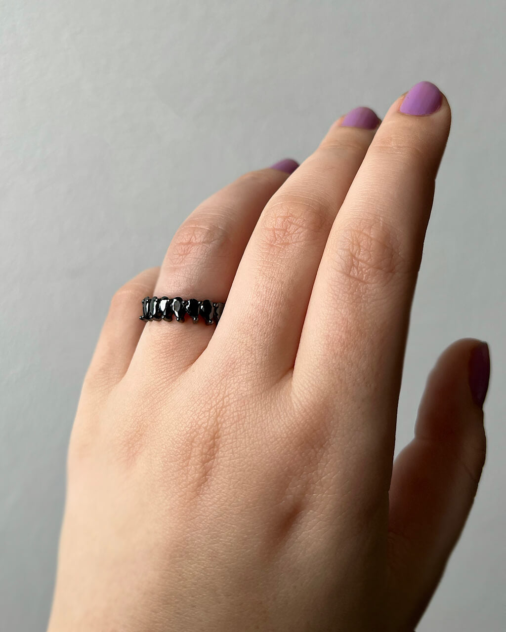 Black drops ring