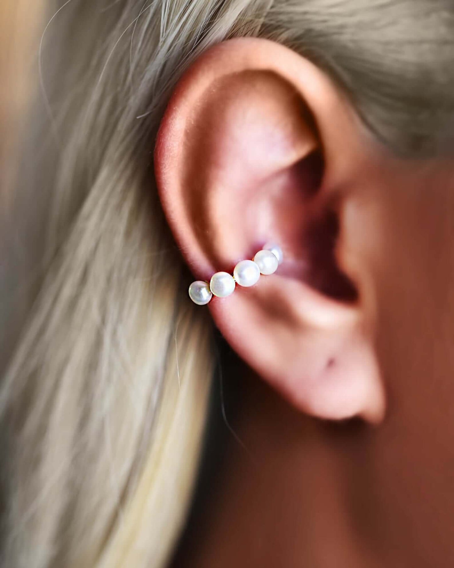 Bold Pearl ear cuff