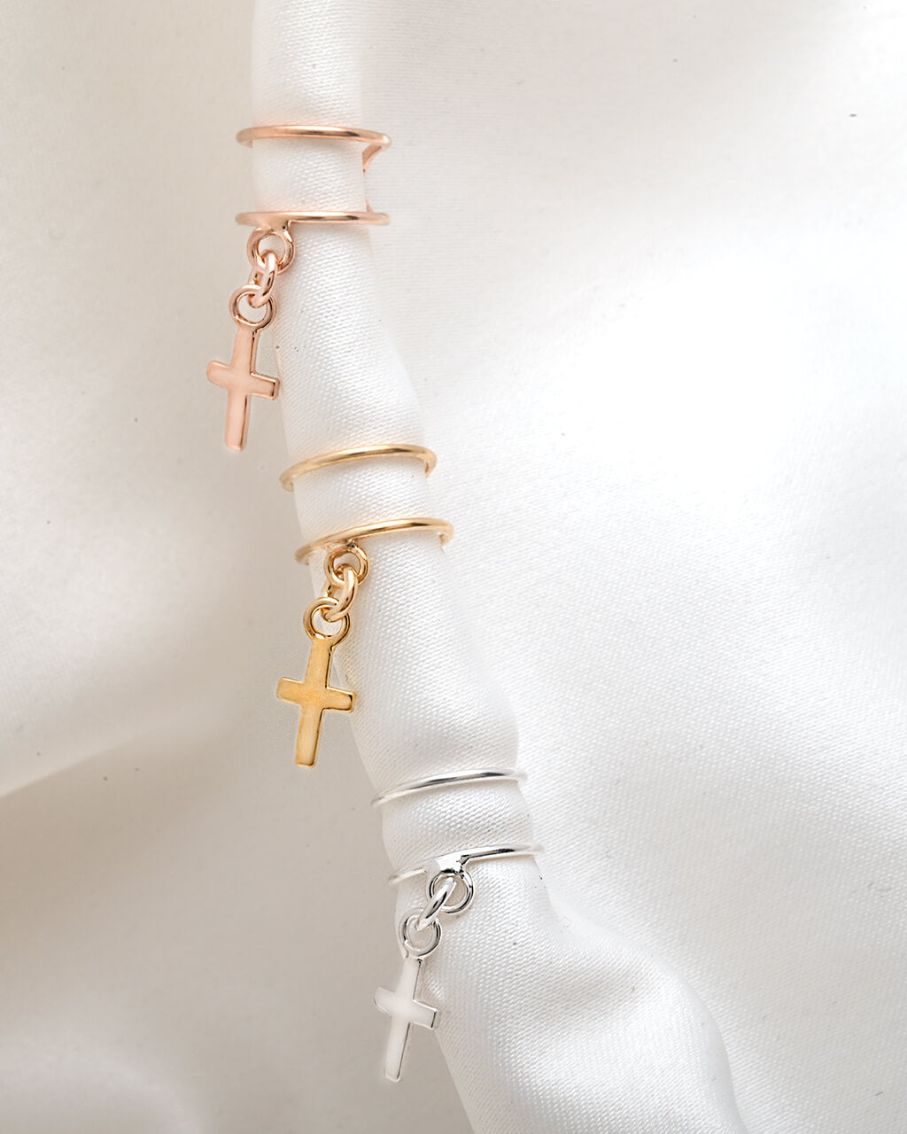 Cross charm ear cuff no piercing