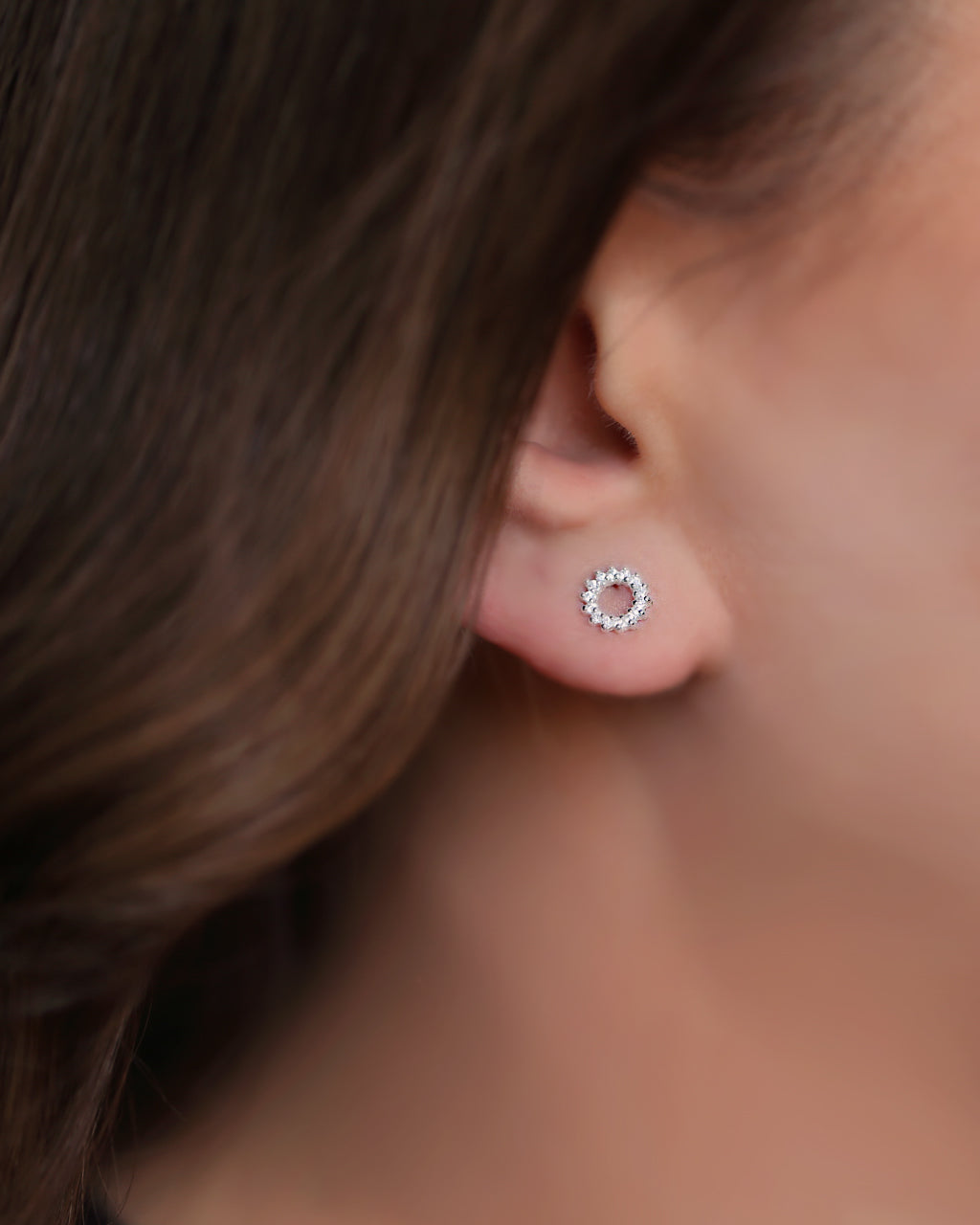 Silver circle ear studs earrings