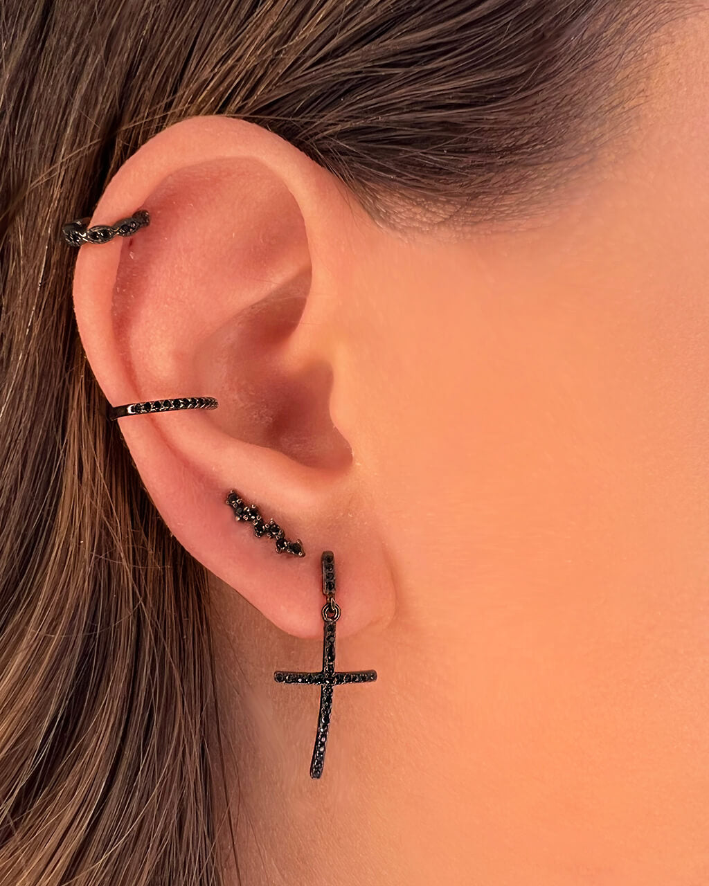 cross studs. boucle d'oreille grimpeur