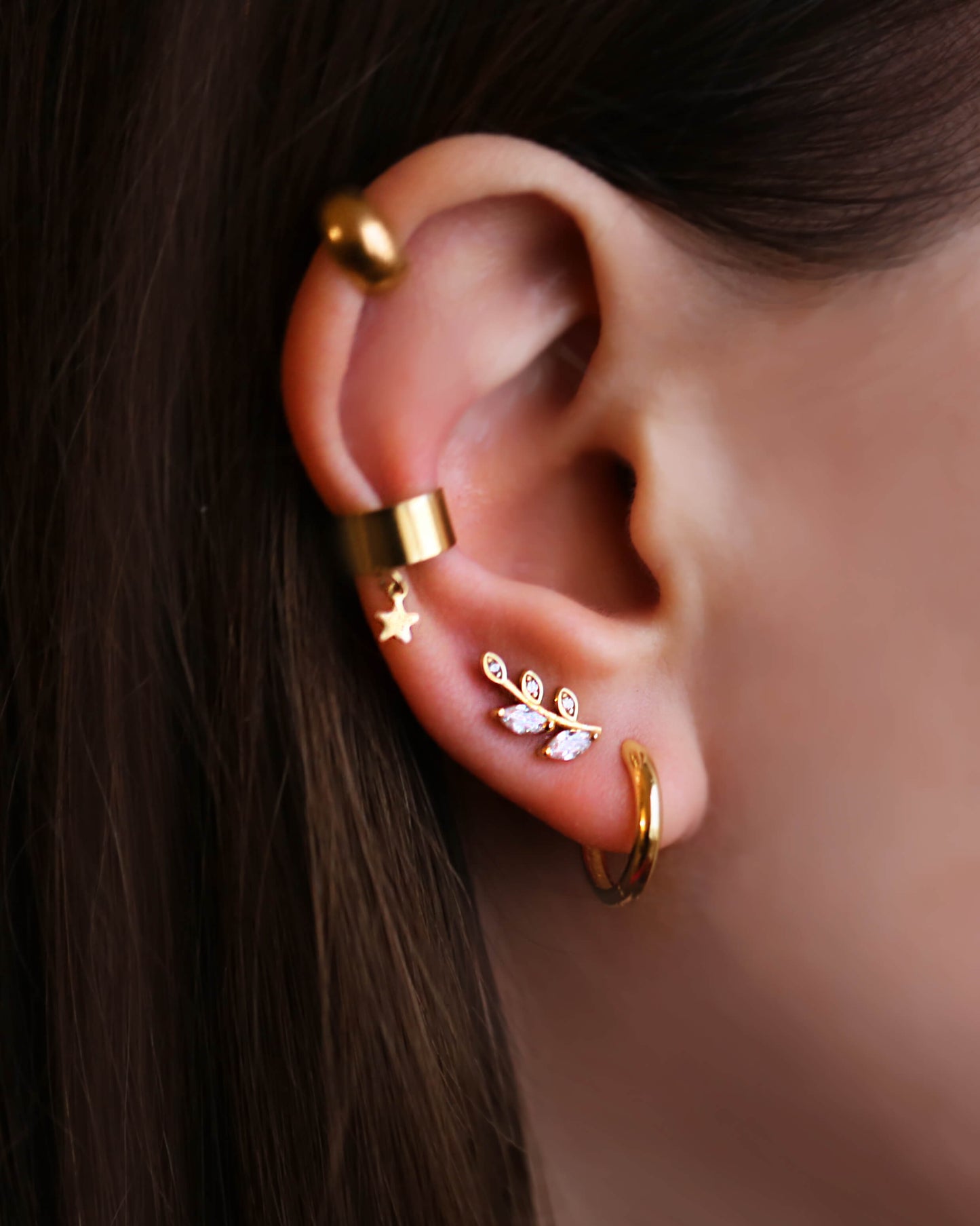 Leaf stud earrings