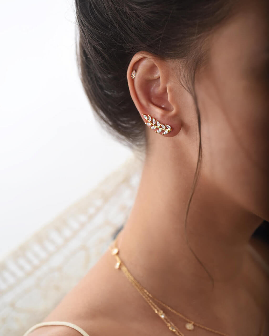  Orecchini a forma di foglia rampicante in oro giallo, ear climber