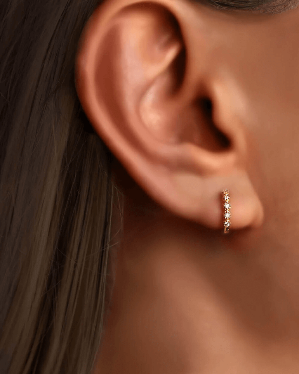 helix hoop • tragus hoop, huggie hoops